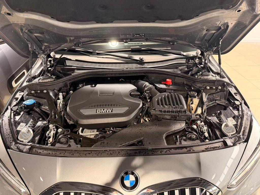 BMW 116 d Pack Desportivo M Auto